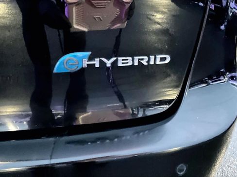 Used 2024 Chrysler Pacifica Select image 7