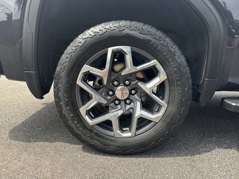 Used 2025 GMC Sierra 1500 SLT w/ SLT Premium Plus Package AWD/4WD image 19
