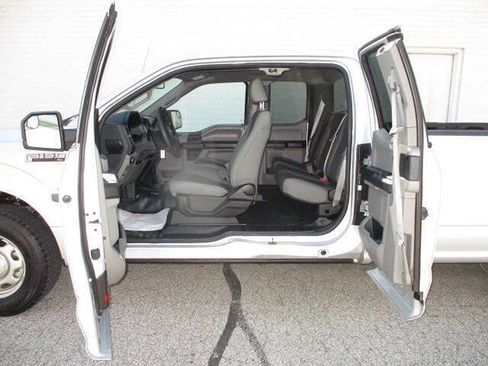 Used 2018 Ford F150 XL w/ Equipment Group 101A Mid AWD/4WD image 20