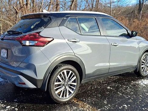 Used 2023 Nissan Kicks SV image 6