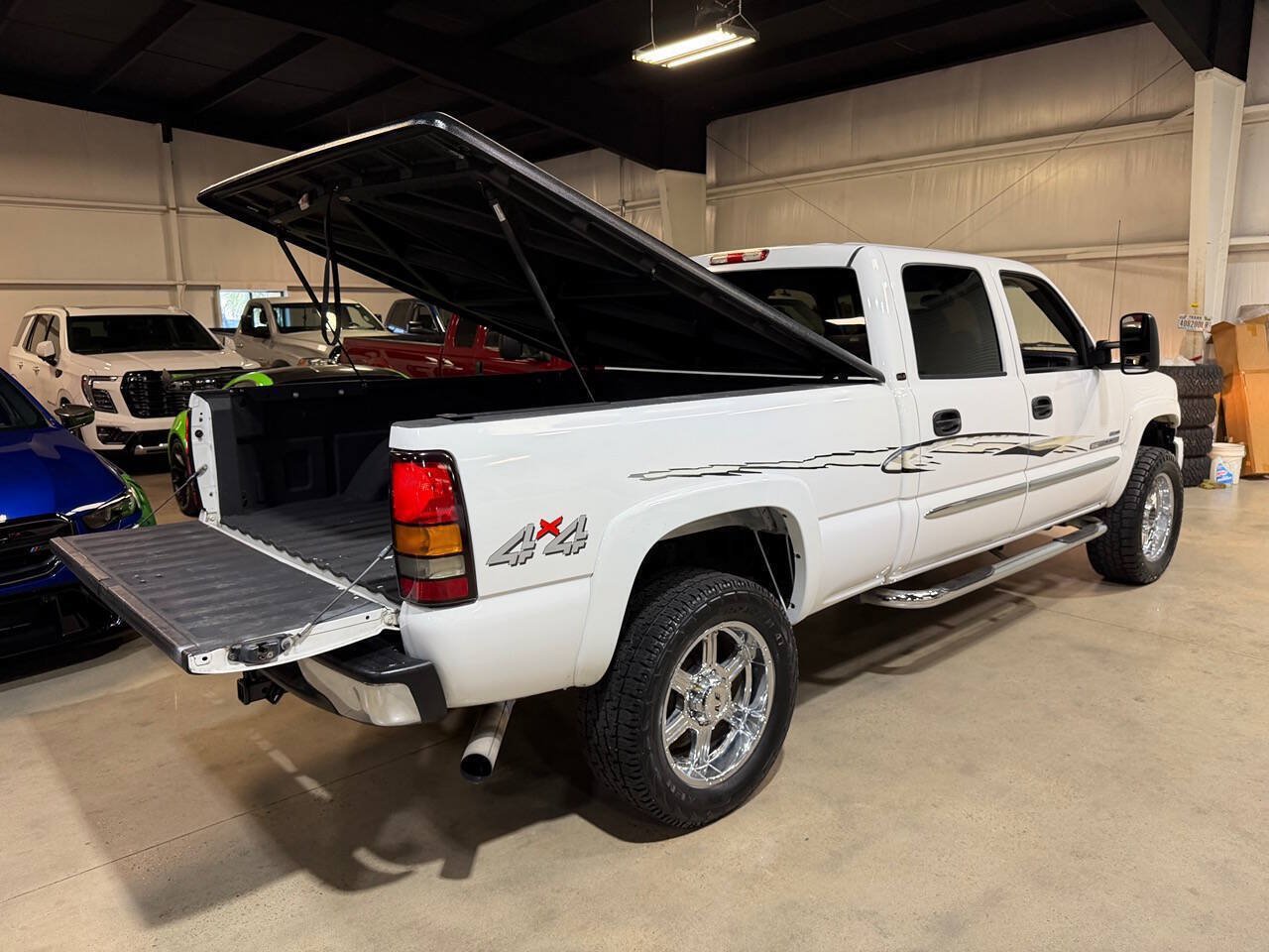 Used 2007 GMC Sierra 2500 SLE w/ Heavy-Duty Power Package AWD/4WD image 11