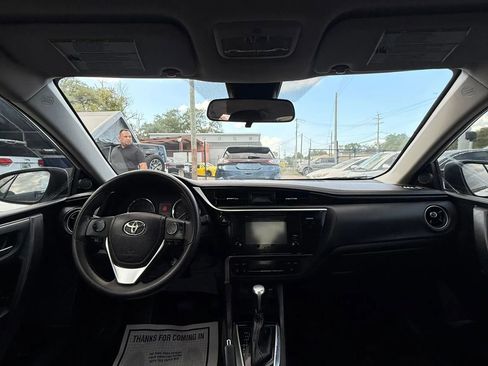 Used 2017 Toyota Corolla LE FWD image 11