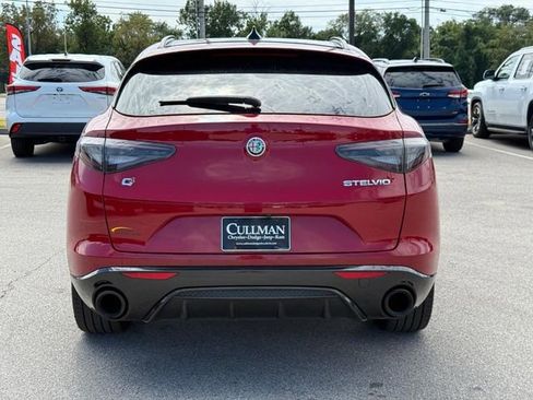 Used 2024 Alfa Romeo Stelvio Veloce image 5