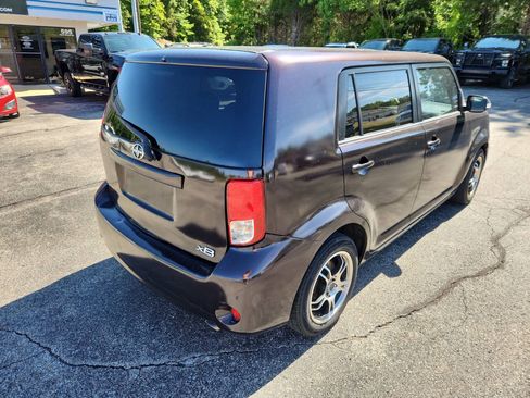 Used 2011 Scion xB FWD image 8