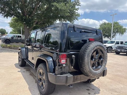 Used 2015 Jeep Wrangler Unlimited Sahara AWD/4WD image 7