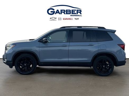 Used 2024 Honda Passport Black Edition image 2