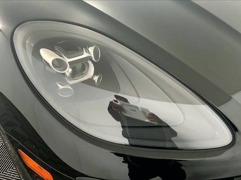 Used 2020 Porsche Macan image 26