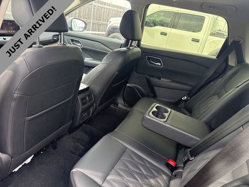 Certified 2025 Nissan Rogue Platinum image 14