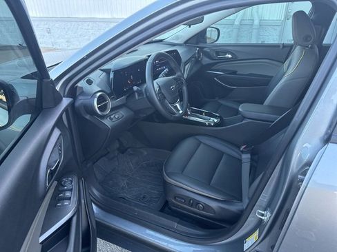 Used 2025 Chevrolet Trax ACTIV w/ Driver Confidence Package image 11