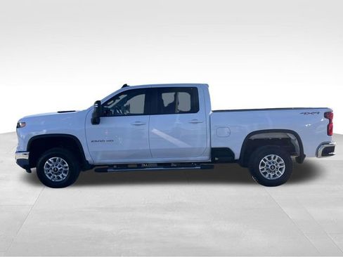 Used 2024 Chevrolet Silverado 2500 LT image 4