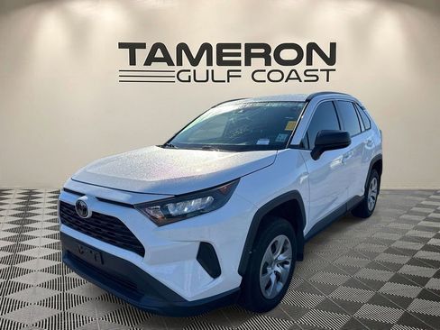 Used 2021 Toyota RAV4 LE image 3