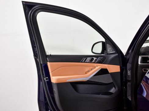 Used 2023 BMW X7 xDrive40i w/ M Sport Package image 21