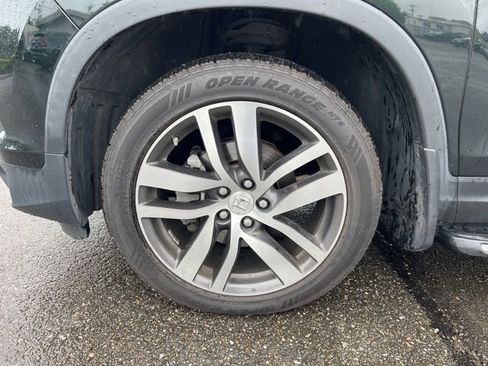 Used 2018 Honda Pilot Touring image 10