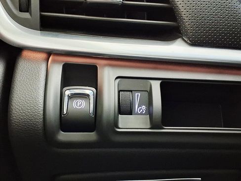 Used 2019 Cadillac XTS Luxury image 22