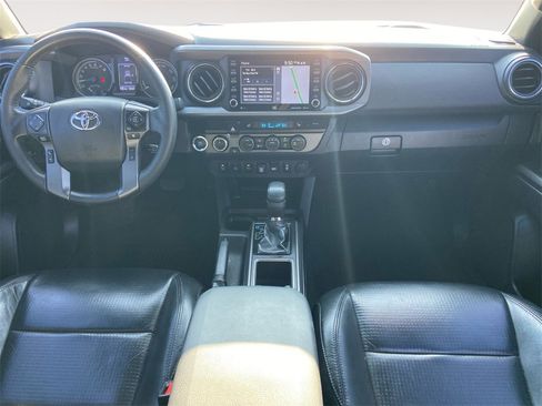 Used 2022 Toyota Tacoma SR image 10
