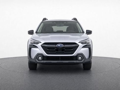 Used 2025 Subaru Outback Premium AWD/4WD image 2