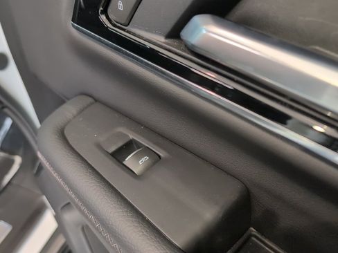 Used 2025 GMC Yukon Denali image 44