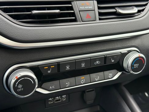 Used 2021 Nissan Altima 2.5 SR w/ SR Premium Package image 26