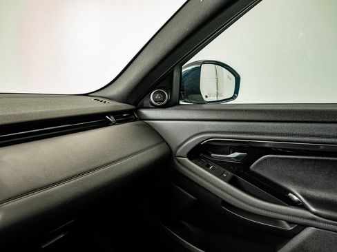 Used 2021 Land Rover Range Rover Evoque R-Dynamic SE image 27