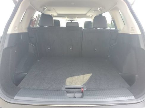Used 2023 Nissan Rogue SV w/ SV Premium B Package FWD image 6