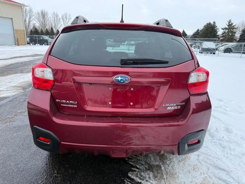 Used 2017 Subaru Crosstrek 2.0i Premium w/ Moonroof Package image 2