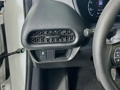 Used 2025 Honda HR-V LX image 16