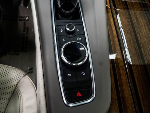 Used 2022 Cadillac Escalade Premium Luxury Platinum w/ Heavy-Duty Trailer Package image 21