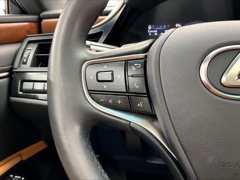 Used 2025 Lexus ES 300h w/ Premium Package image 21