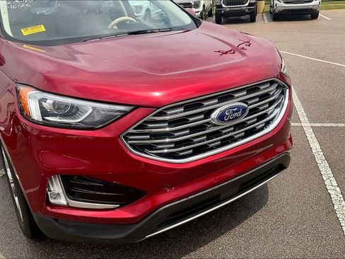 Used 2019 Ford Edge Titanium FWD image 5