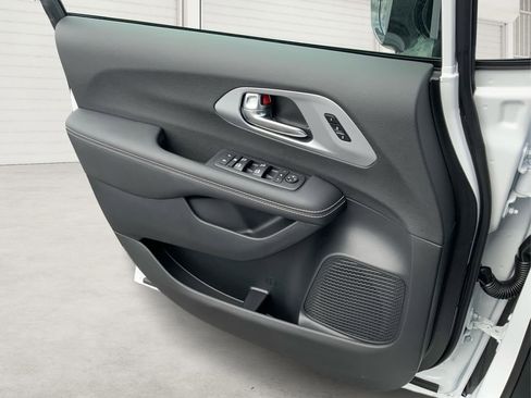 New 2026 Chrysler Pacifica Limited w/ S Appearance Package image 17