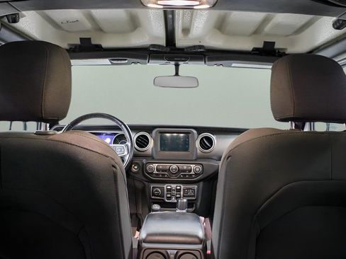 Used 2019 Jeep Wrangler Unlimited Sahara w/ Safety Group image 10