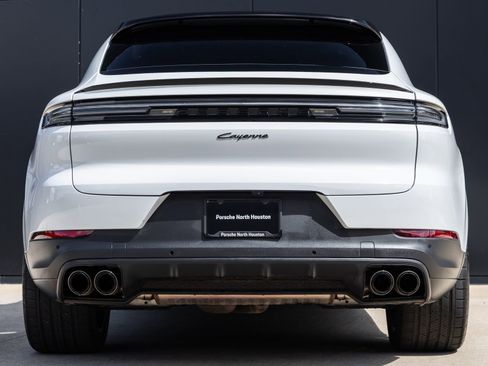 Certified 2024 Porsche Cayenne Coupe image 10
