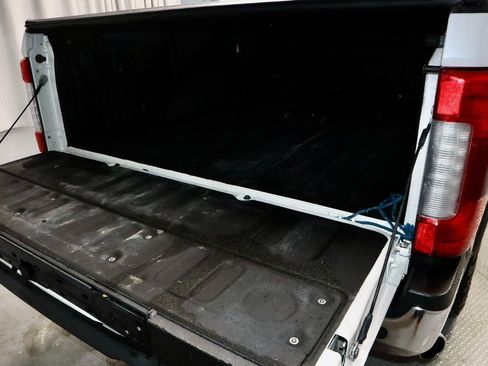 Used 2017 Ford F250 Lariat w/ Lariat Ultimate Package image 15