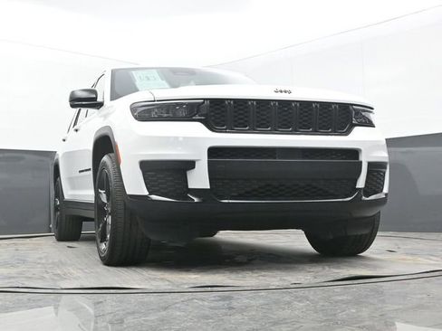 Used 2023 Jeep Grand Cherokee L Laredo image 61