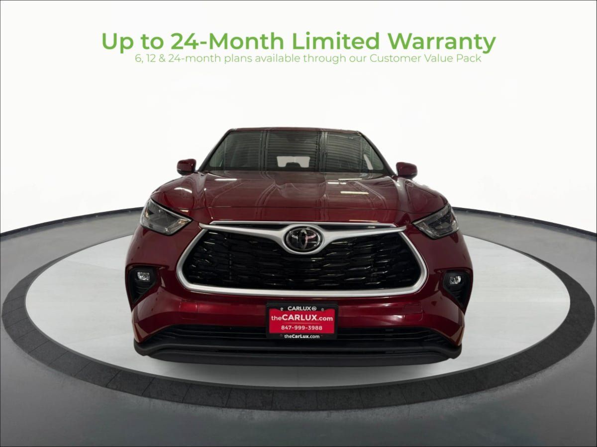 Used 2022 Toyota Highlander LE AWD/4WD image 2