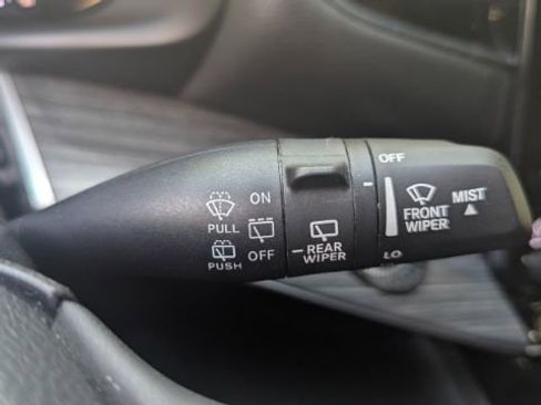 Used 2023 Jeep Wagoneer L Series II image 31