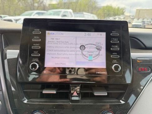 Used 2022 Toyota Camry LE image 12