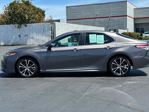 Certified 2020 Toyota Camry SE FWD image 9