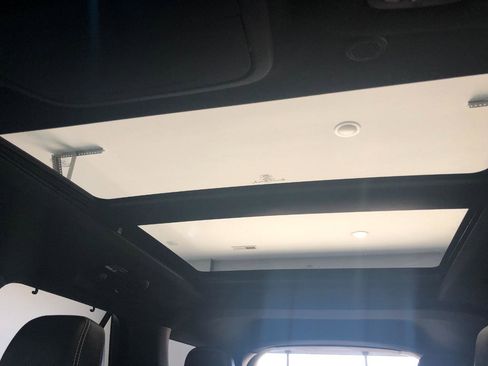 Used 2020 Ford Explorer ST image 19