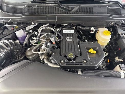 New 2025 RAM 2500 Laramie AWD/4WD image 19