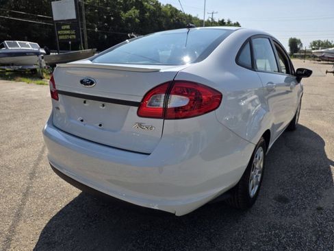 Used 2013 Ford Fiesta SE w/ Super Fuel Economy Pkg FWD image 14