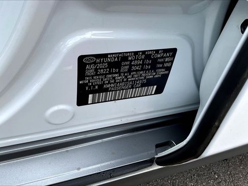 New 2025 Hyundai Ioniq 6 SE image 8