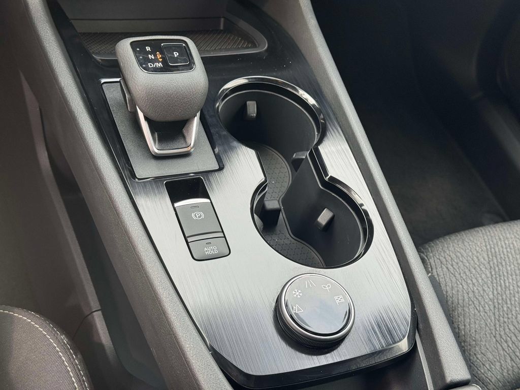 Certified 2026 Nissan Rogue SV AWD/4WD image 28