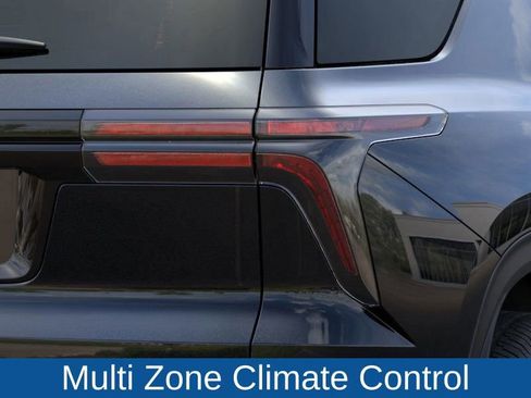 New 2026 Chevrolet Traverse LT w/ Sun and Wheel Package image 11