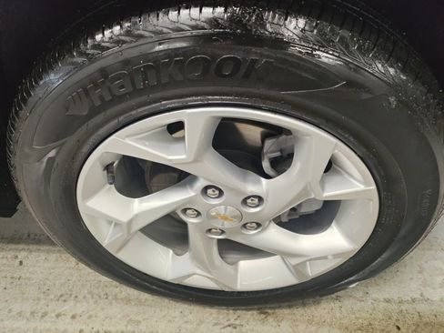 Used 2024 Chevrolet Trax LS w/ LS Convenience Package image 4