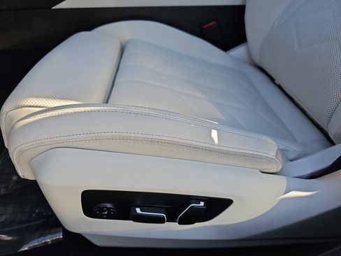 Used 2025 BMW i5 eDrive40i image 29