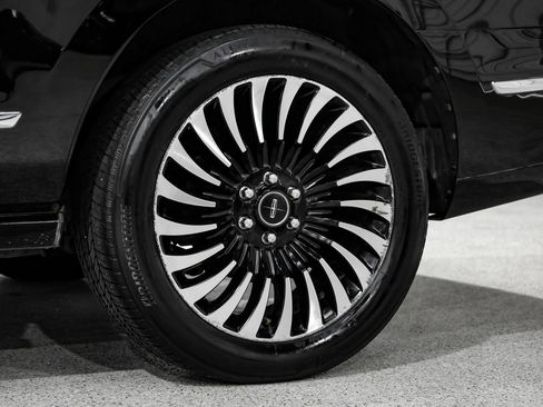 Used 2018 Lincoln Navigator Black Label w/ Cargo Package AWD/4WD image 82