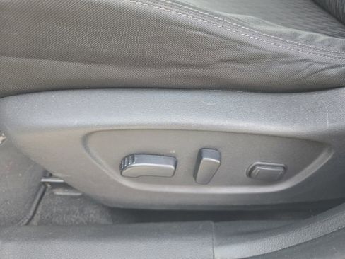 Used 2019 Nissan Rogue SV image 8