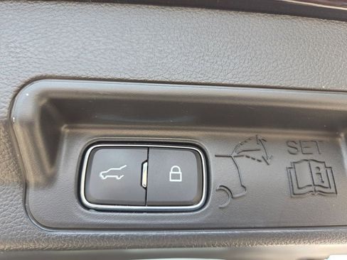 Used 2024 Ford Explorer XLT w/ Equipment Group 202A RWD image 15