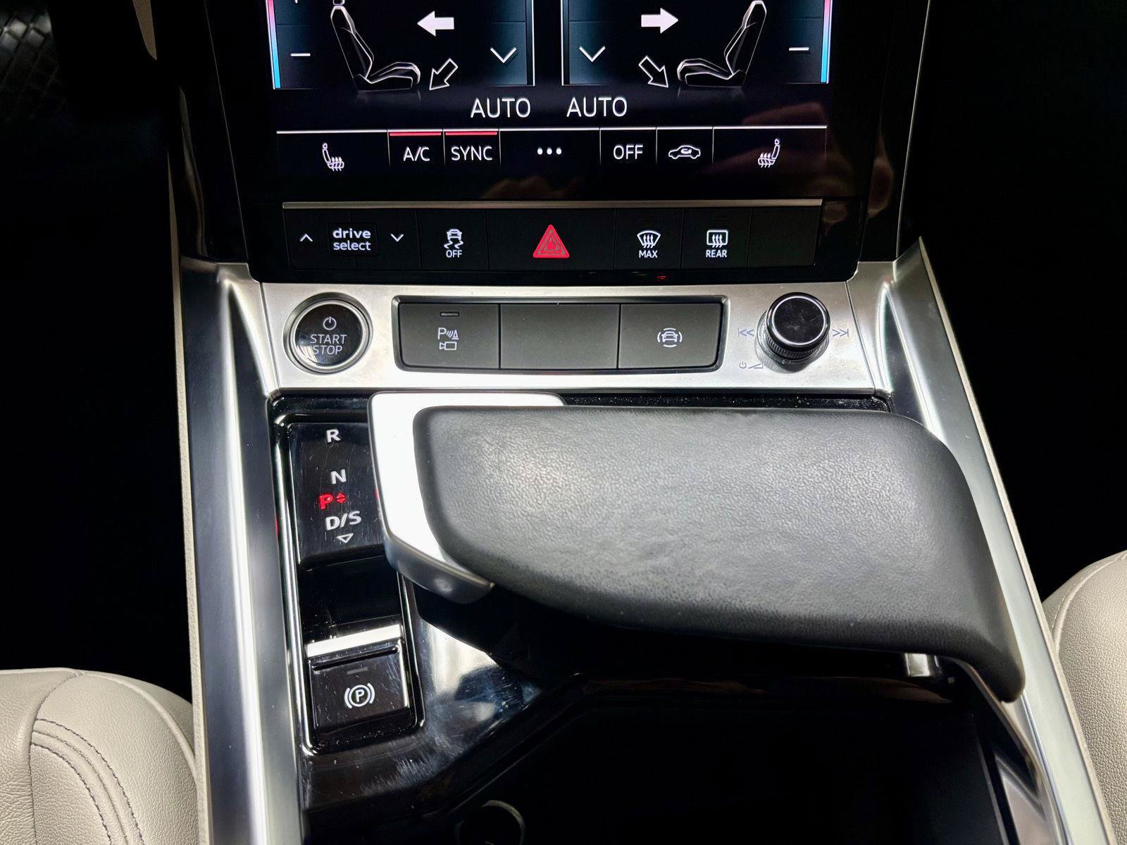 Used 2024 Audi Q8 e-tron Premium AWD/4WD image 34
